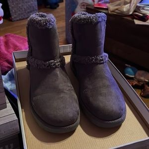 Size 8.5 gray color worn once